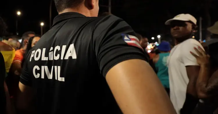 Mulher é presa em flagrante por tráfico de drogas ao vender “brisadeiro” em no circuito da Barra