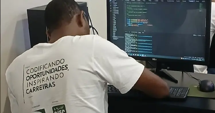 Projeto abre inscrições gratuitas para formação em tecnologia em Camaçari