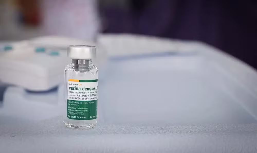 Salvador inicia imunização contra a dengue com a vacina 100% produzida no Brasil; veja público alvo