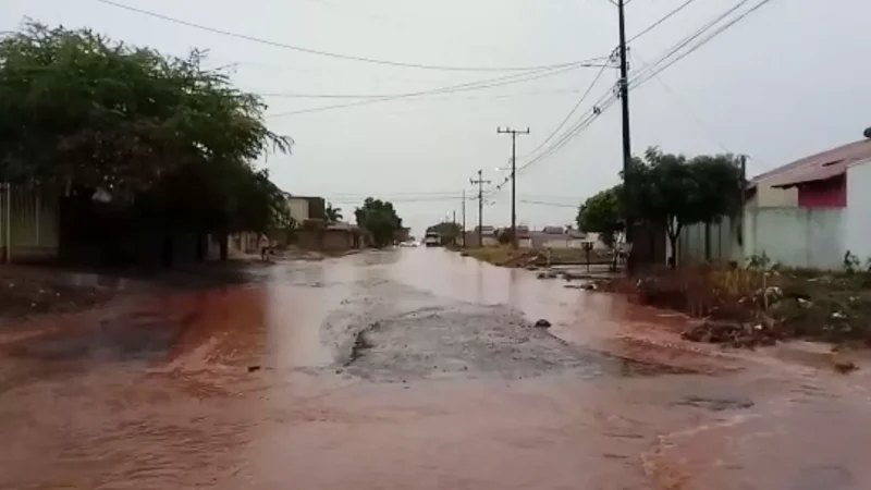 Inmet renova alerta de chuvas intensas para mais de 100 cidades da Bahia
