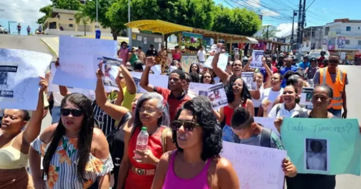 Caso Thamiris: Familiares protestam após desaparecimento de adolescente em Lauro de Freitas