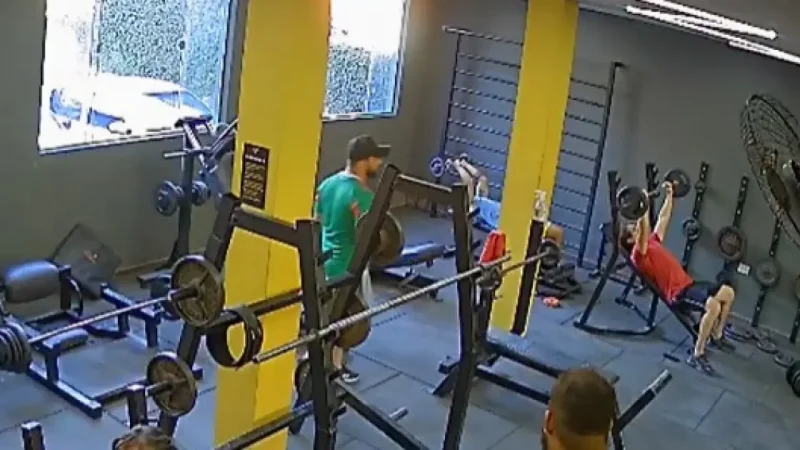 Suspeito de roubo de canetas emagrecedoras é preso em academia do Capão; veja vídeo
