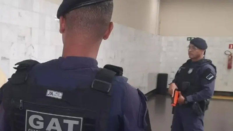 Com mandado em aberto por três crimes, homem é detido pela GCM no Elevador Lacerda