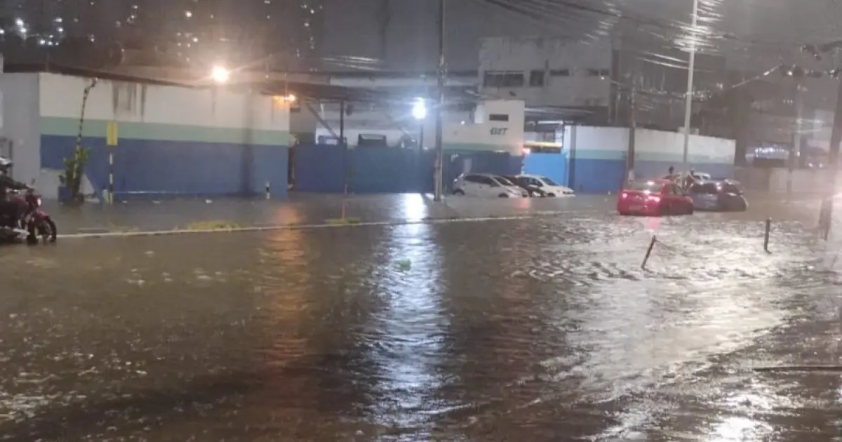 Chuvas em Salvador provocam alagamentos e danos em vias; bairros registram altos volumes de precipitação