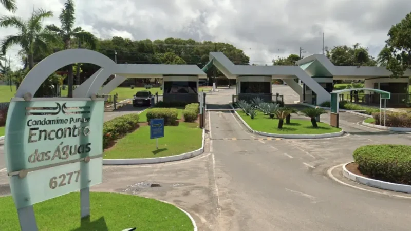 Polícia Civil cumpre mandados em condomínio de alto padrão em Lauro de Freitas