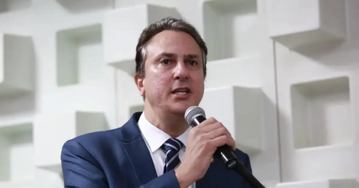 Camilo Santana prevê derrota de Ciro Gomes em possível disputa pelo governo do Ceará em 2026