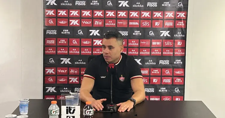 Jair Ventura lamenta derrota, mas elogia atuação do Vitória no Ba-Vi: “Poderíamos ter liquidado”
