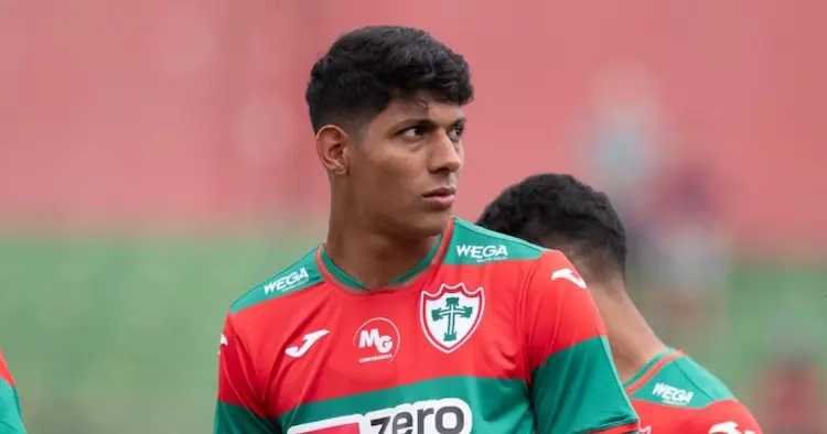Vitória encaminha contratação do volante Zé Vitor; saiba mais