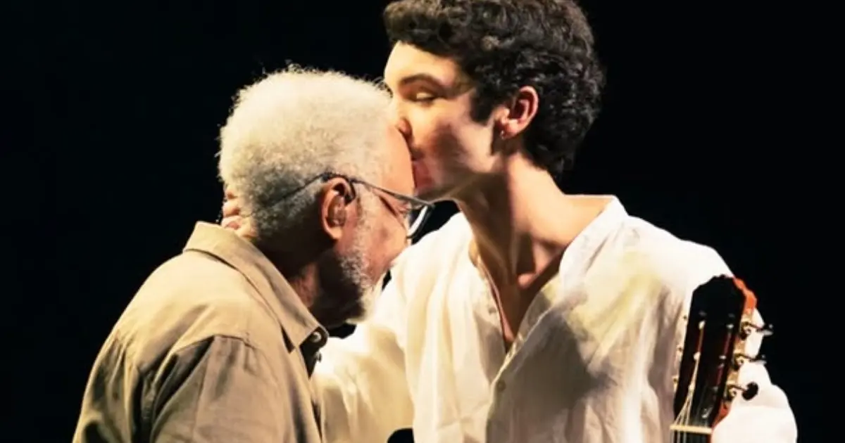 Neto de Gilberto Gil estreia show solo em Salvador e reforça conexão com a cidade: “Relação que existe desde os meus 6 anos”