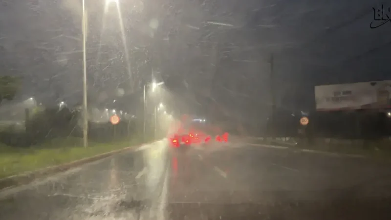 VÍDEO: Avenidas de Salvador registram alagamentos após madrugada chuvosa