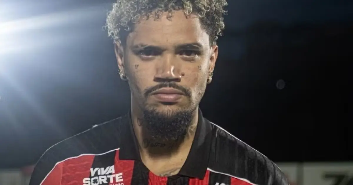 Pedro Henrique sofre nova lesão e amplia tempo sem estrear pelo Vitória