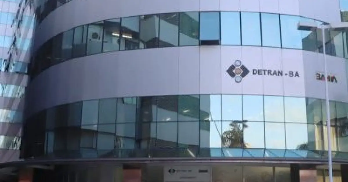 Detran-BA oficializa recepção de nova tabela de honorários e diretrizes para despachantes; saiba detalhes