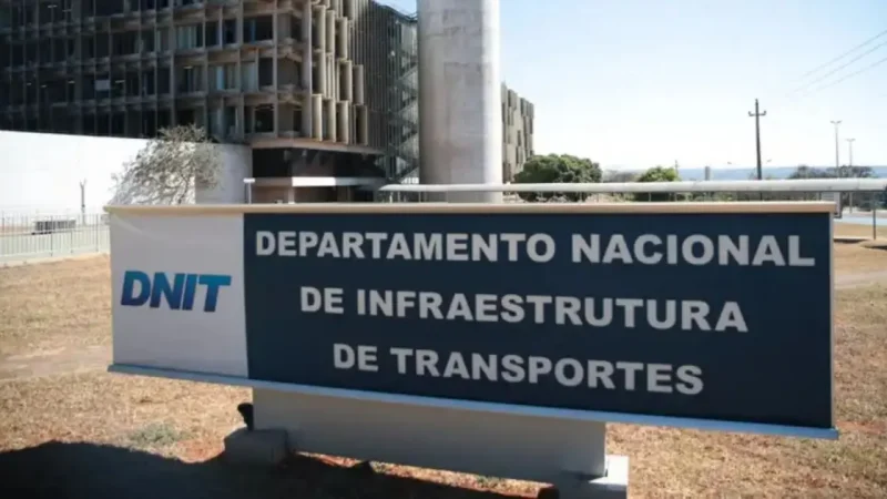 DNIT emite alerta de dez dias para responsável por construção irregular na BR-324 em Gavião