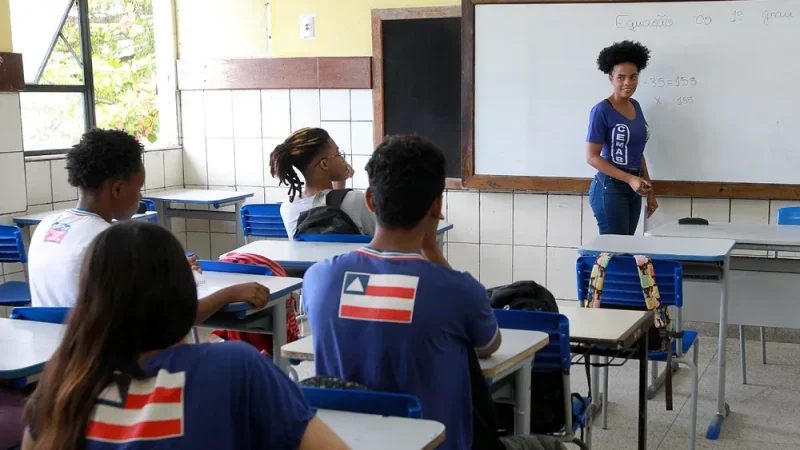 Governo da Bahia lança edital com 46 mil vagas de monitoria para o Programa Mais Estudo