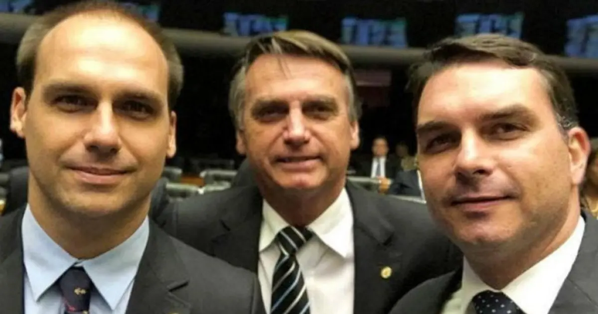 Eduardo Bolsonaro cobra campanha de Flávio e diz que chance de irmão desistir de candidatura é zero