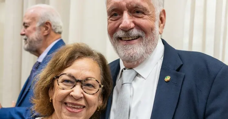“A suplência do senador só não será de Lídice se ela renunciar ao convite já aceito”, revelam aliados de Wagner sobre posto