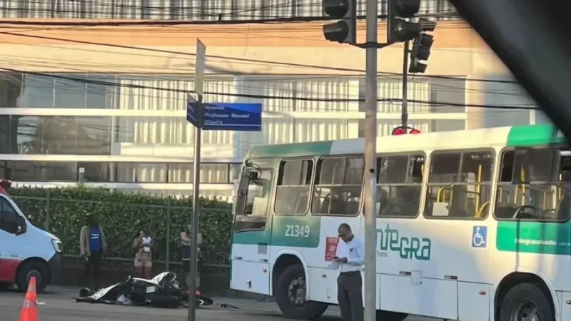 Mototaxista morre em acidente com ônibus no Stiep