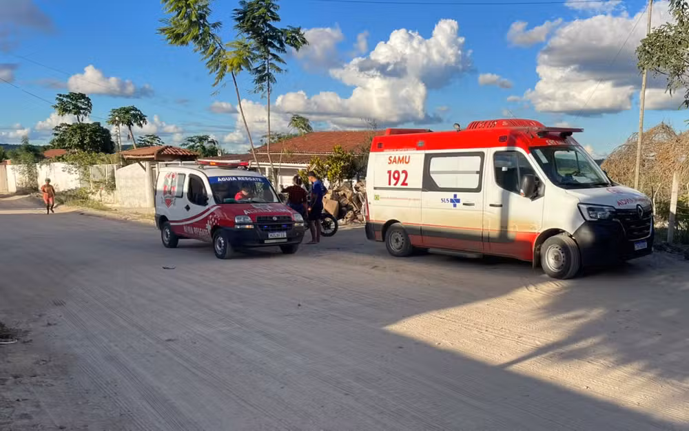 Menino de 12 anos fica ferido após fogos de artifício explodirem em sacola e atingirem mão na Bahia