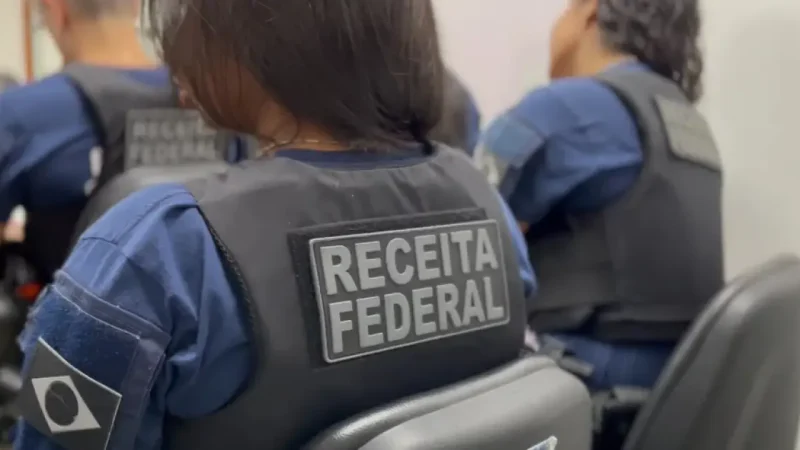 Polícia deflagra nova fase de operação que combate a venda ilegal de celulares e acessórios