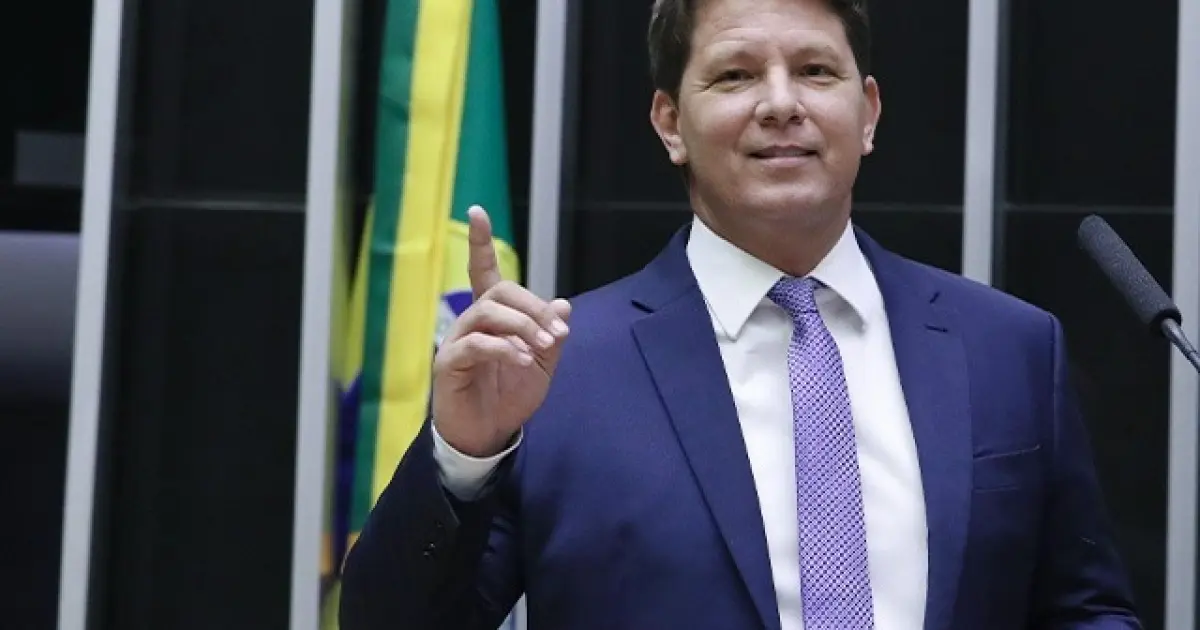 Mario Frias gravou ‘Dark Horse’ e foi a sessão na Câmara no mesmo dia, indicam documentos
