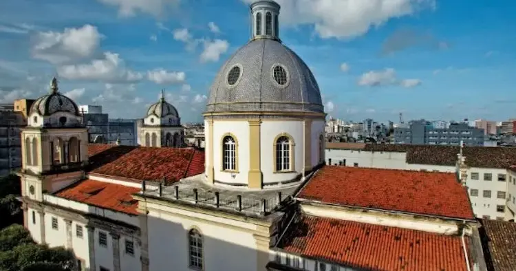 Iphan encontra danos estruturais durante vistoria na Igreja de São Bento e solicita manifestação de diocese em Salvador 