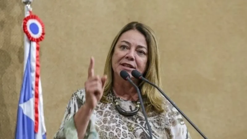 Mais de 50 candidatos adotam ‘Dr.’ ou ‘Dra.’ no nome de urna na Bahia; apenas 19 declararam ser médicos