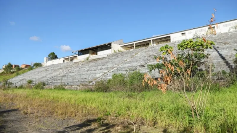 Sudesb atualiza contrato de reforma do Estádio de Candeias e valores alcançam R$ 14,6 milhões; relembre histórico