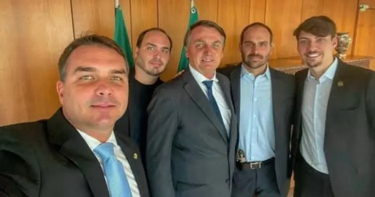 Jair Bolsonaro pede ao STF para receber filhos no Dia dos Pais