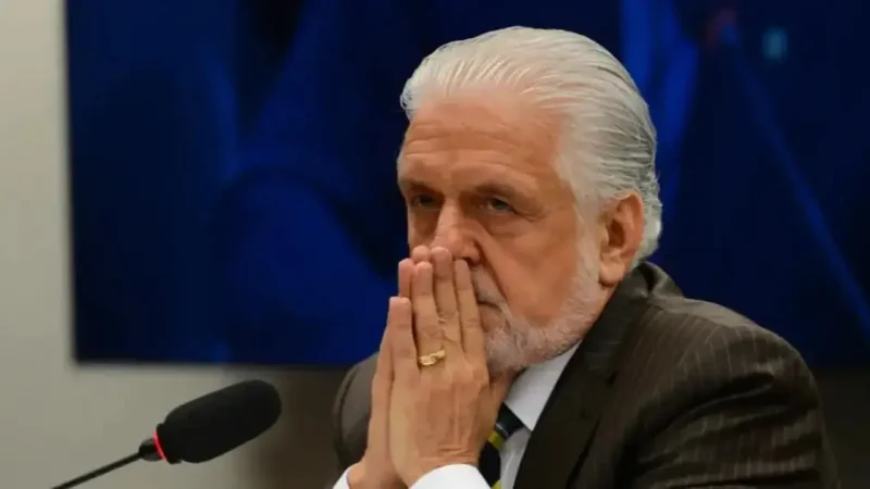 Site que atribuía mensagens de Jaques Wagner a Vorcaro é retirado do ar após ação judicial do senador