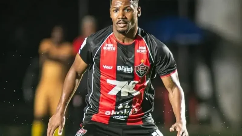 Fabiano Souza se lesiona em treino e pode desfalcar Vitória pelo restante da temporada